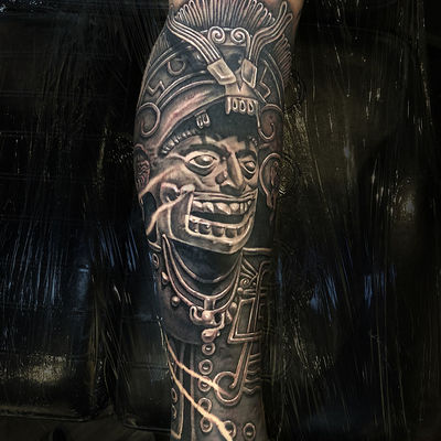 Read more about the article Blackwork face, mask and skull Tattoo by Goethe Silva — Los Angeles, CA