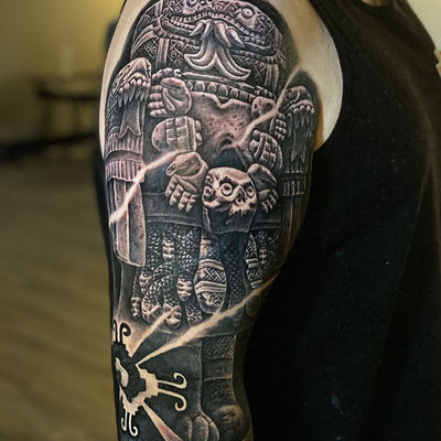 Read more about the article Blackwork Coatlicue (Deity of the earth) Tattoo by Goethe Silva — Los Angeles, CA