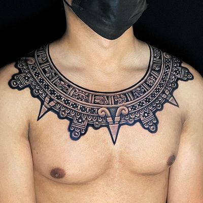 Read more about the article Geometric Aztec Necklace Tattoo by Goethe Silva — Los Angeles, CA