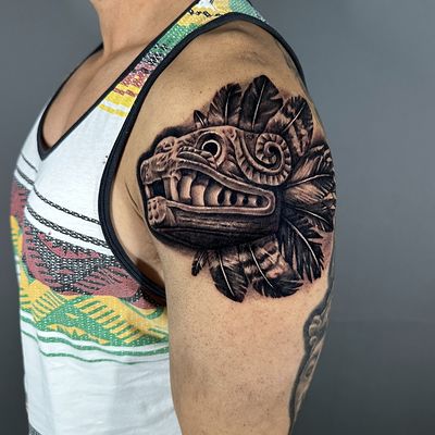 Read more about the article Traditional Quetzalcoatl (The feathered serpent) Tattoo by Goethe Silva — Los Angeles, CA