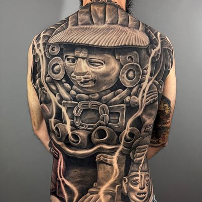 Read more about the article Blackwork Xipe Totec (The flayed one) Tattoo by Goethe Silva — Los Angeles, CA