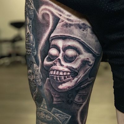 Read more about the article Realism dollar bill, skull and statue Tattoo by Goethe Silva — Los Angeles, CA