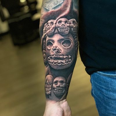 Read more about the article Realism skull Tattoo by Goethe Silva — Los Angeles, CA