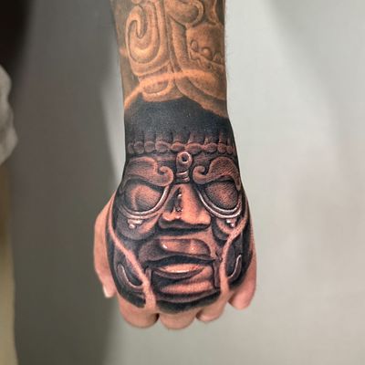 Read more about the article Blackwork Kinich Ahau (Sun deity) Tattoo by Goethe Silva — Los Angeles, CA