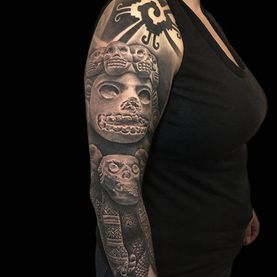 Read more about the article Blackwork Cihuateotl Tattoo by Goethe Silva — Los Angeles, CA