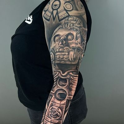 Read more about the article Blackwork Xolotl Tattoo by Goethe Silva — Los Angeles, CA
